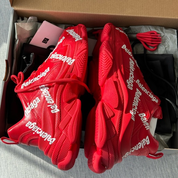 Balenciaga women’s Triple S Logotype Sneakers, size 40. New in box. - Picture 5 of 8